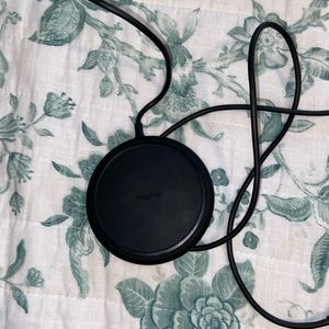 Mophie wireless phone charger